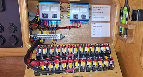 Installation av strömbrytarpanel båt